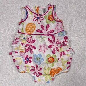 GAP White Baby Bubble Romper Sunsuit multi color Floral Print ruffles 6/12m